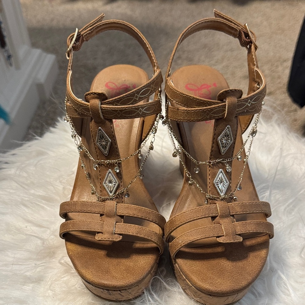 Elegant Brown Sandals with Gold Accents